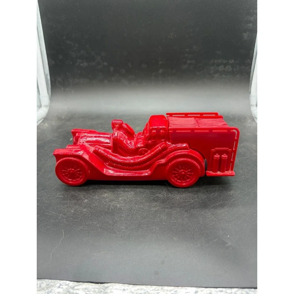Vintage Avon Wild Country After Shave Red Fire Engine Pumper Decanter 6oz Bottle